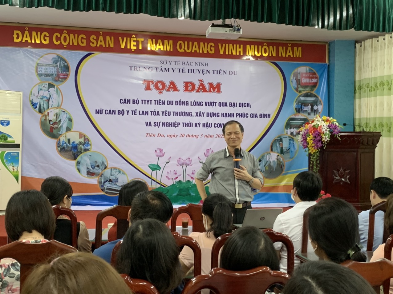 TỌA ĐÀM  “Cán bộ TTYT Tiên Du đồng lòng vượt qua đại dịch,  Nữ cán bộ y tế lan tỏa yêu thương, xây dựng hạnh phúc gia đình  và sự nghiệp hậu COVID”